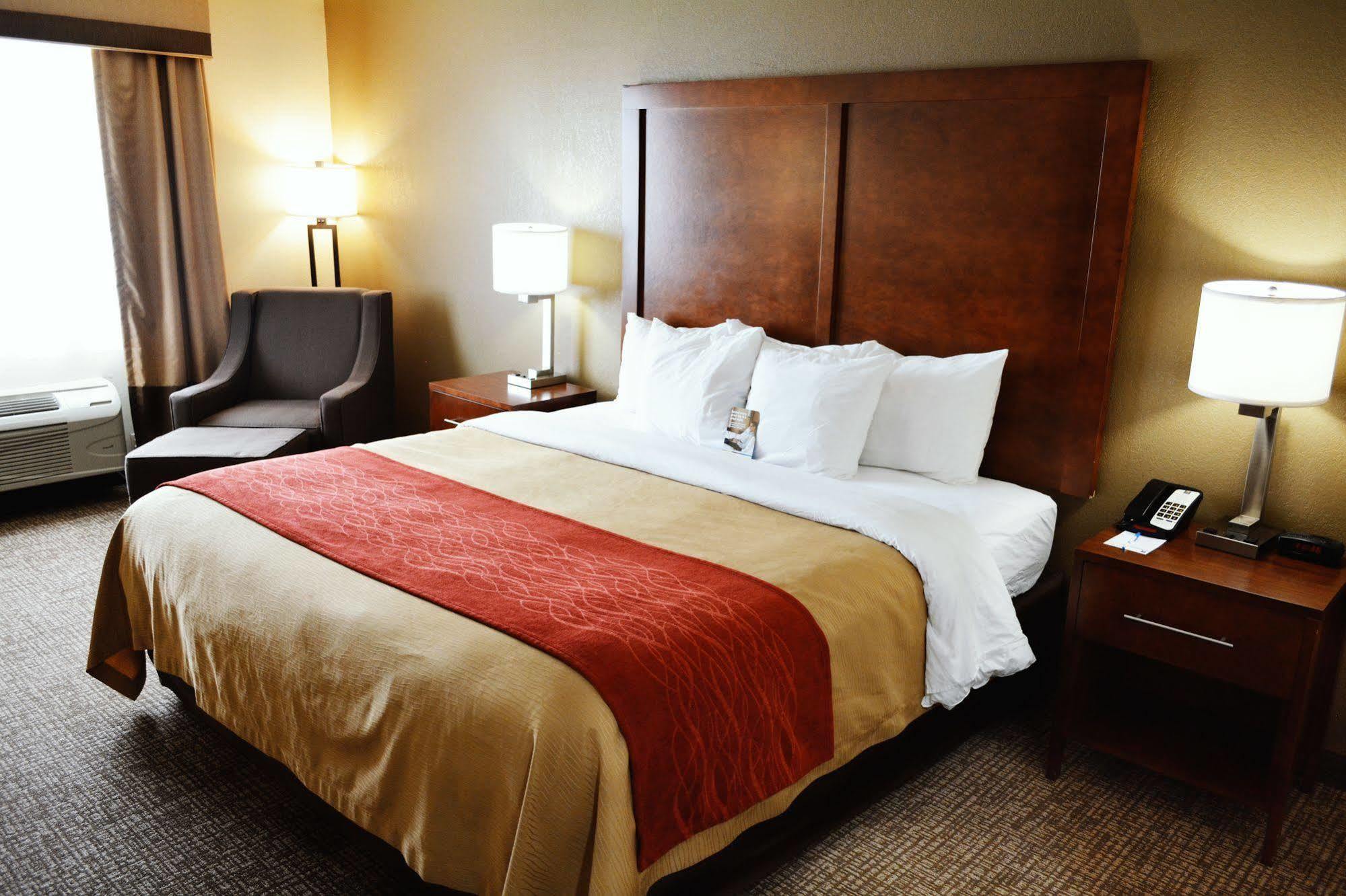 Comfort Inn & Suites Covington - Mandeville Buitenkant foto