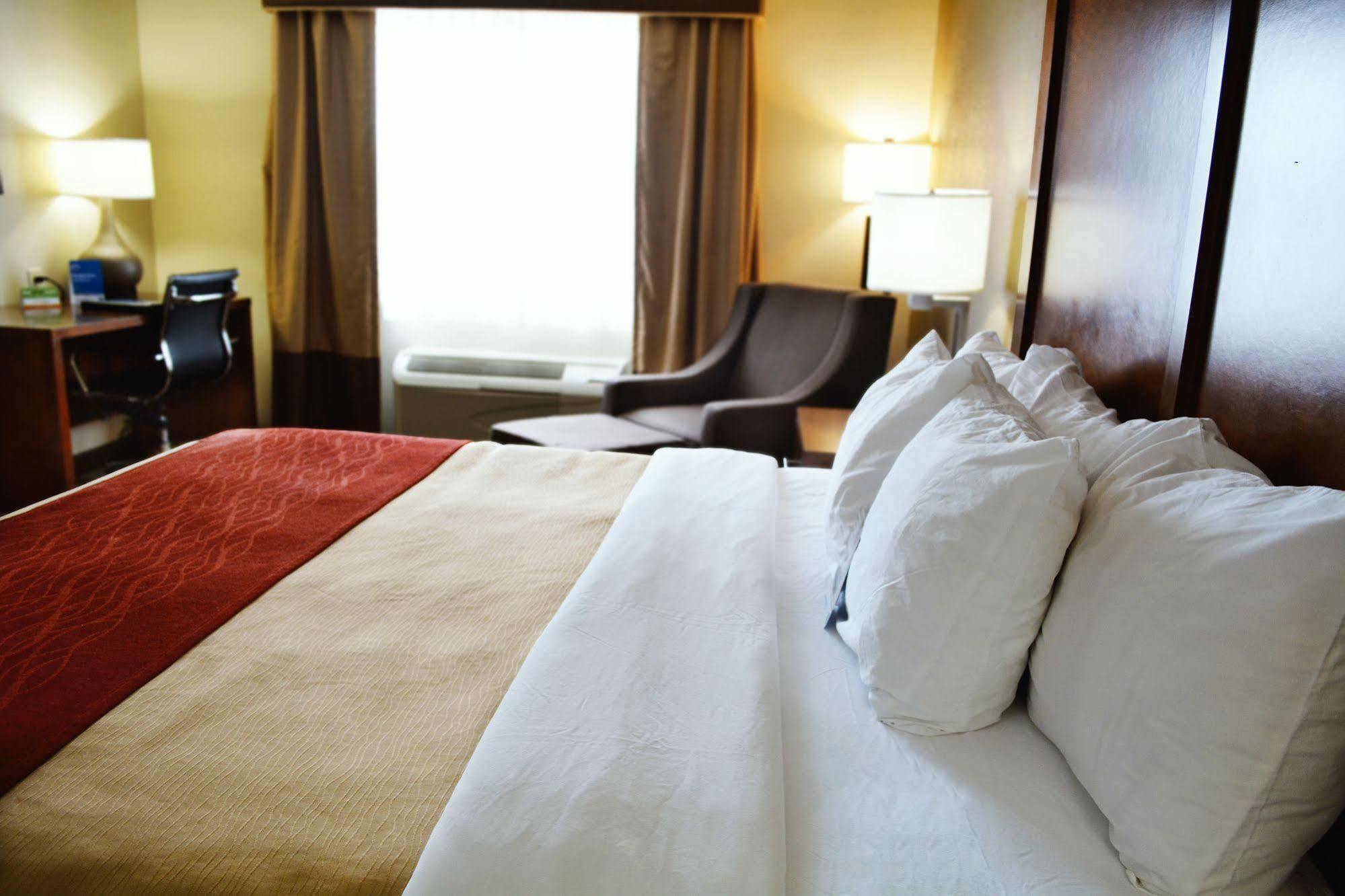 Comfort Inn & Suites Covington - Mandeville Buitenkant foto
