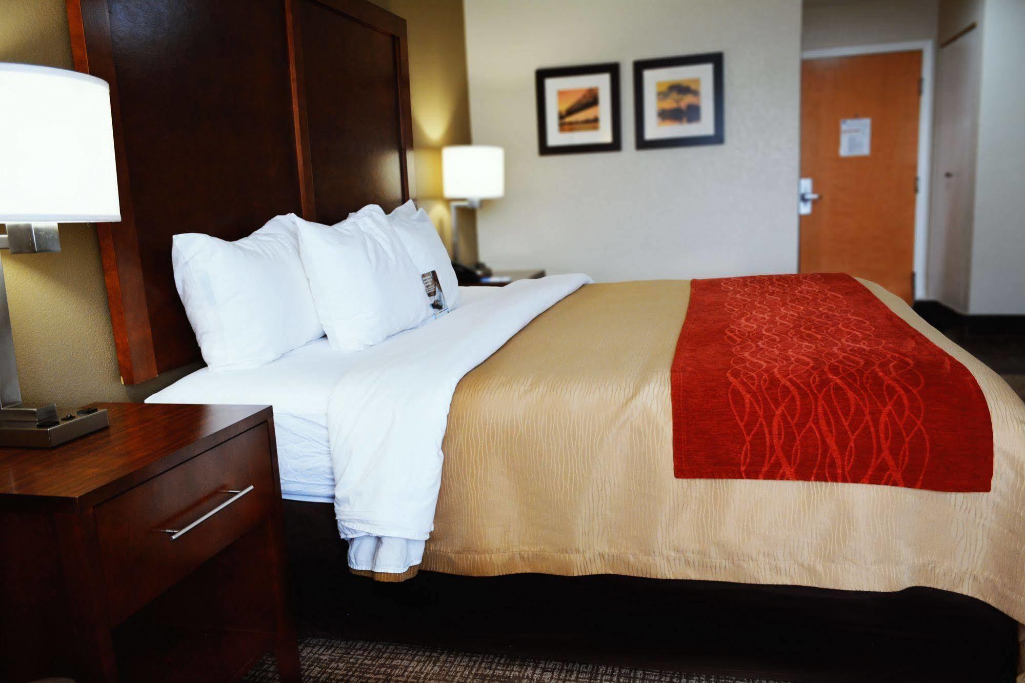 Comfort Inn & Suites Covington - Mandeville Buitenkant foto